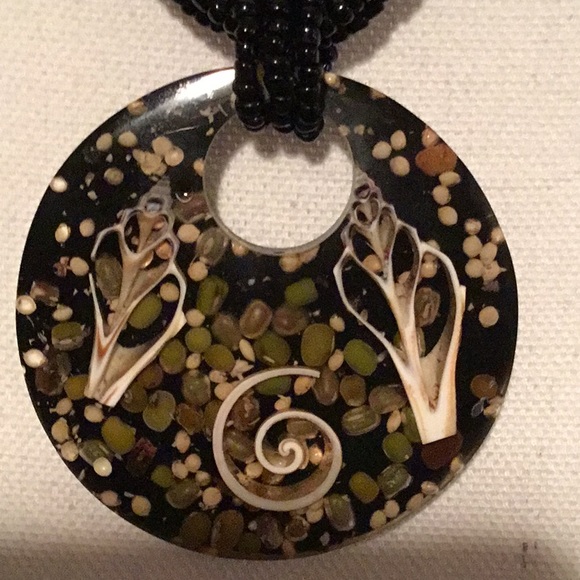 Lucite beaded Necklace - Picture 2 of 6